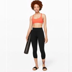 lululemon athletica Charcoal Ebb To Street 21" Crop Leggings Sz 6 Yoga Gym